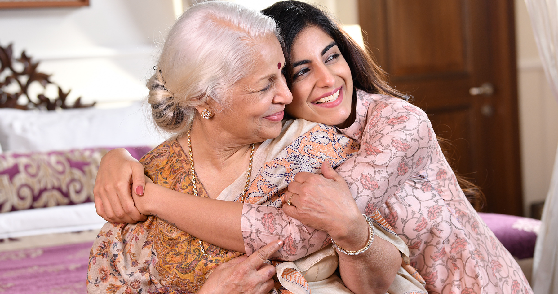 Statement Jewellery for Moms: Gifts That Make Her Shine