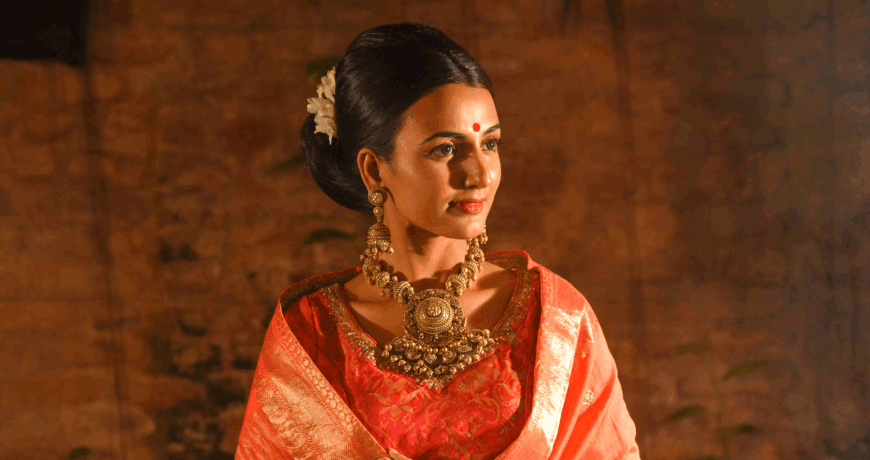 best jewellery for every neckline